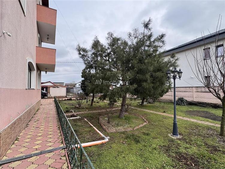 VANZARE VILA INDIVIDUALA MOBILATA UTILATA -10 CAMERE - TEREN 1000mp  CIOROGARLA - 4