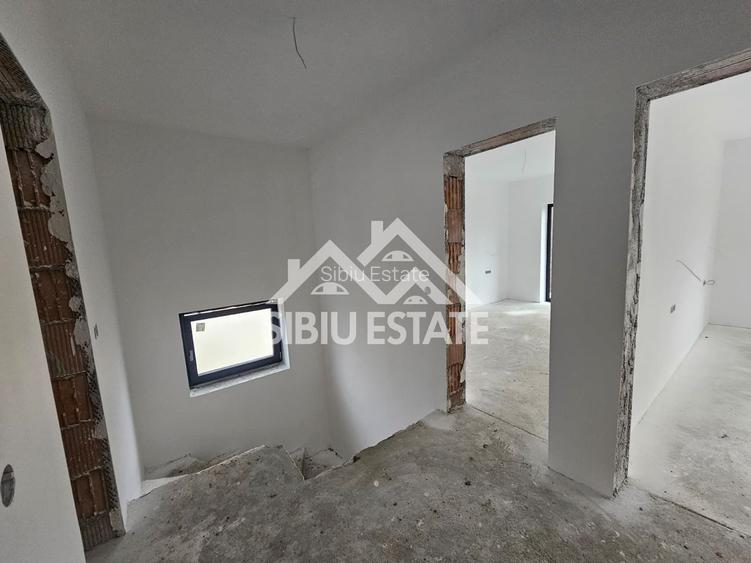 Casa Sibiu, Poplaca 4 camere, 3 bai, terasa si curte NOU - 15