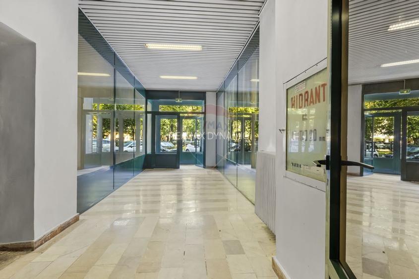 Cladire unica cu destinatii multiple de vanzare Ultracentral Arad - 4