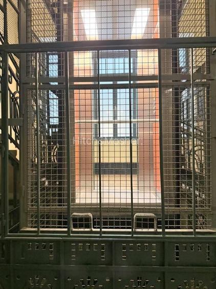 Reședință statement în Piața Victoriei - 13