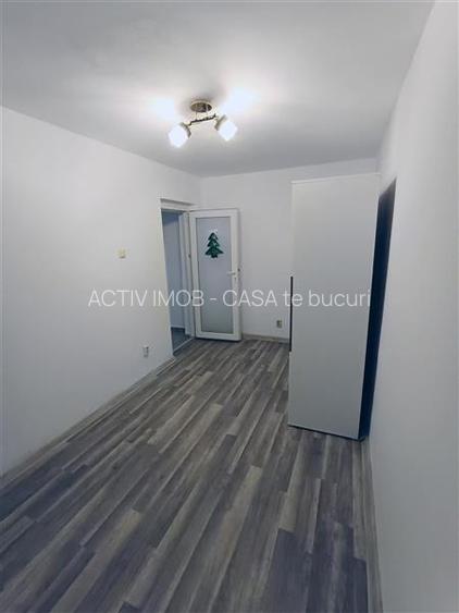 Apartament 2 camere ultracentral in Moldova Noua - 9