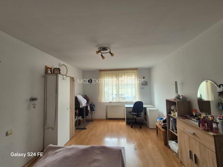 De vânzare – Apartament cu 4 camere | 80 mp | Parter înalt | Boxă + Parcare | Zo - 8