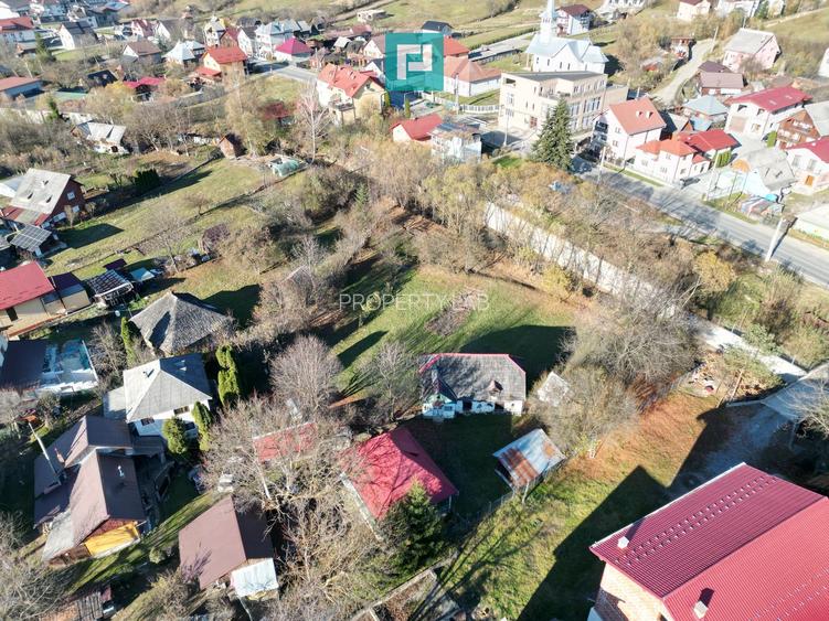 Casă de lemn, cu teren în Borșa - 9