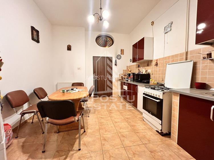 Apartament spațios 4 camere, 2 băi, parteer inalt în Piata Maria - 11