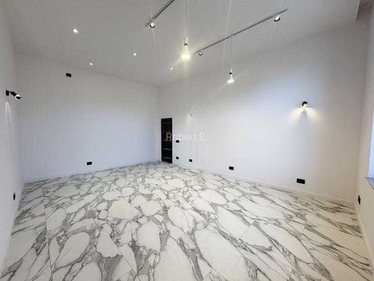 Apartament ultracentral de 154 mp construiți, situat pe Bd. Revoluției   - 2