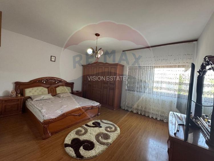 Casa / Vila cu 6 camere de vanzare - 10