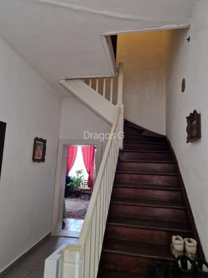 CASA in  BRAN, ZONA CENTRALA, 400 m distanta fata de Castel.  - 8