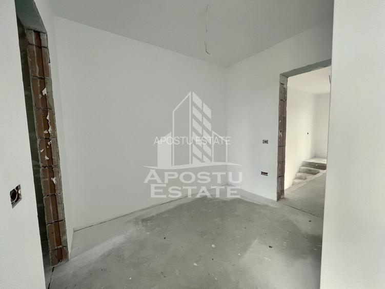 Duplex cu 4 camere, dressing si 3 bai. Toate utilitatile, la asfalt. - 20