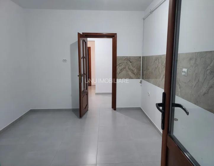 3 Camere Renovat bloc 1992 - Pacurari zona Petrom / Kaufland - Etaj intermediar - 3