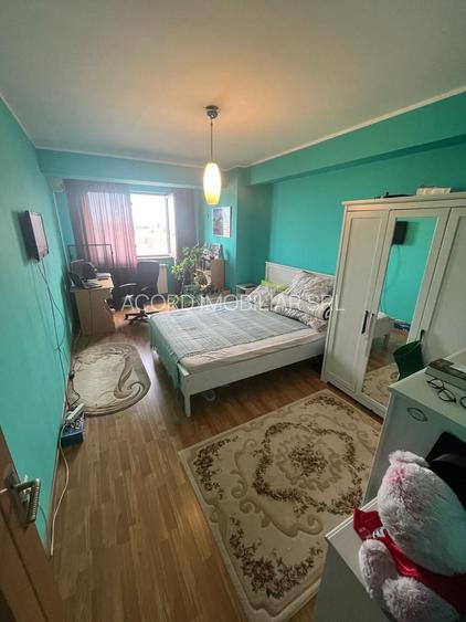 Apartament cu 4 camere FOARTE MARE inel 1 - 15