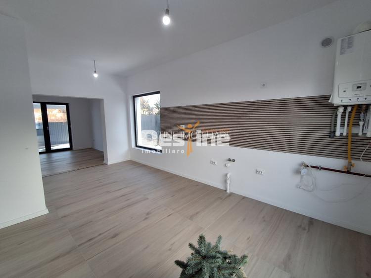  COMISION O %,Miroslava, Casa individuala, P+1+POD,  - 6