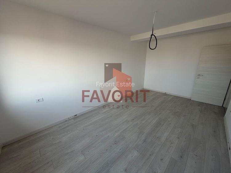 Decomandat. Disponibil imediat. Strada asfaltata - 10