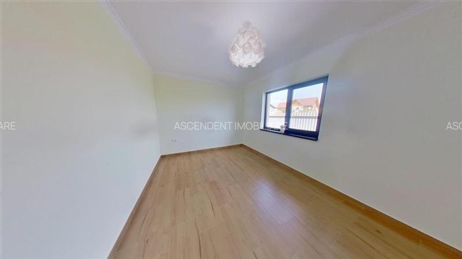 In stil mediteranean, curte proprie, 4 camere, terasa, pod mansardabil, Harman, - 5