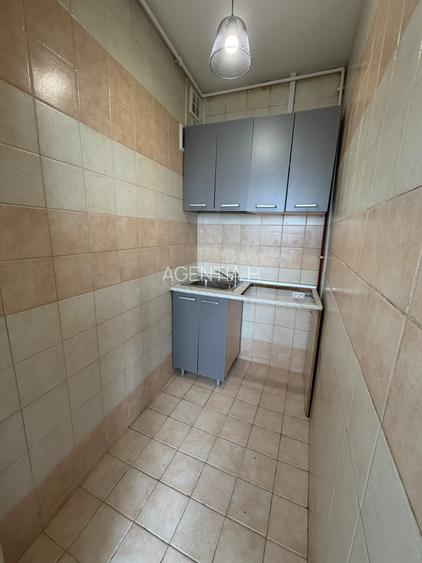 Calea Victoriei, apartament 3 camere, etaj 8, nemobilat, balcon, bloc solid - 7