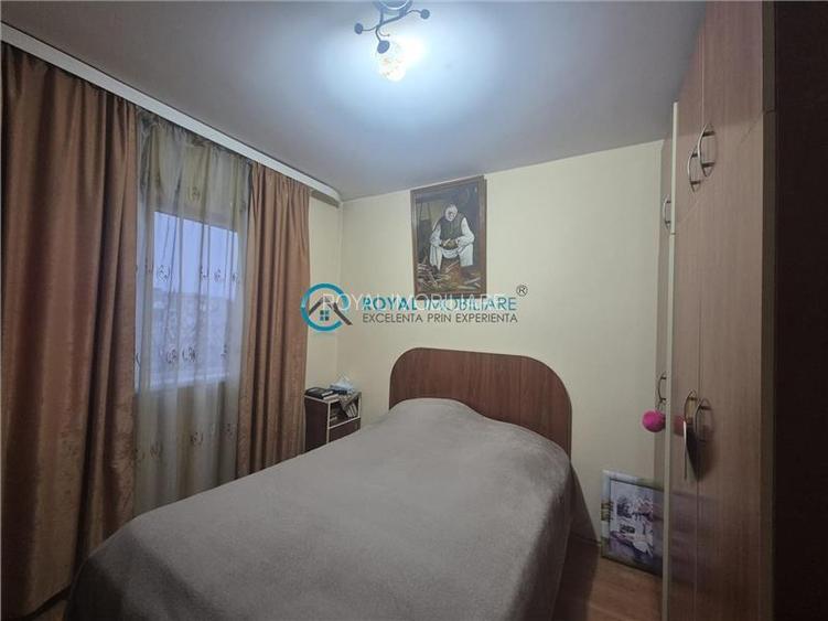 Royal Imobiliare - Vanzare apartament 2 camere zona 9 Mai - 5