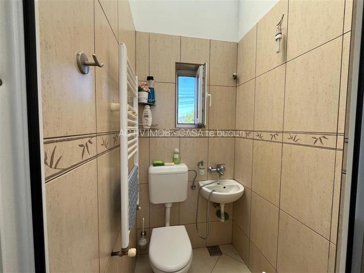 Lugoj, Casa 6 Cam., Teren 511 Mp., Str. Oituz. nr.1 - 27