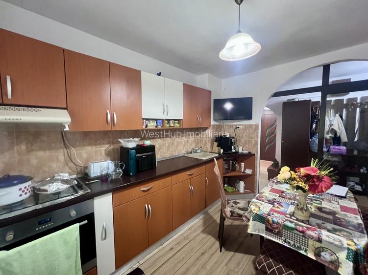 Apartament 3 camere, 69 mp utili, decomandat, parter - zona Soarelui - 11