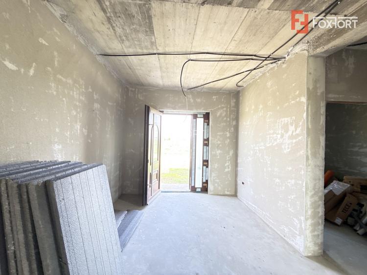 Casa cu 4 camere, interior la gri si exterior la rosu in Sacalaz - 11