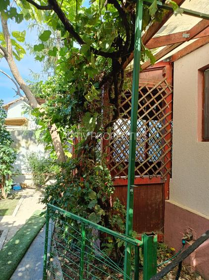 Vila 2005 central,parc 300m,6 cam,2 bai,AC,centrala,garaj,teren 365mp,usor neg. - 13