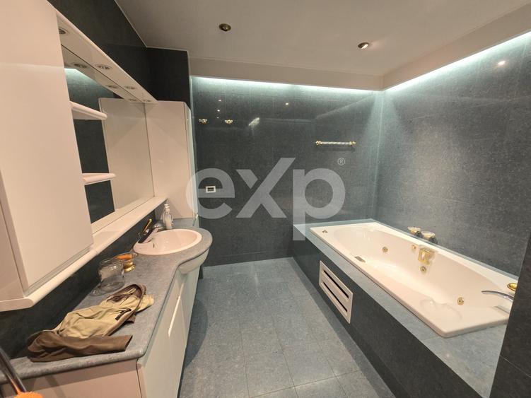 Vilă de închiriat cu 4 camere, 220 mp - zona Polonă