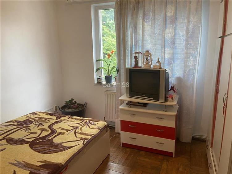 Apartament 2 camere ,  zona cartier Sud , decomandat , liber - 5
