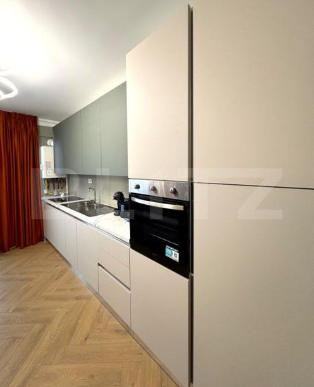 Apartament cu 3 camere, terasa si parcare, zona Libertatii