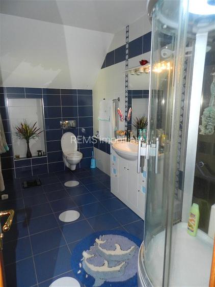 Casa de vanzare, 6 camere, teren 900 mp, Europa - 17