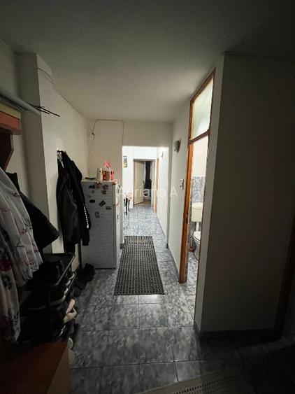 Apartament 3 camere decomandat- €370 - 2