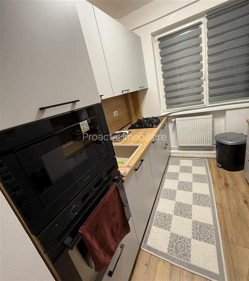 Apartament cu 3 camere, Renovat, Centru, 3c-4361 - 4