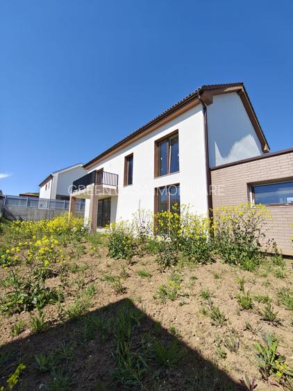 Casă cu garaj de vânzare – Chinteni, zonă liniștită - 5