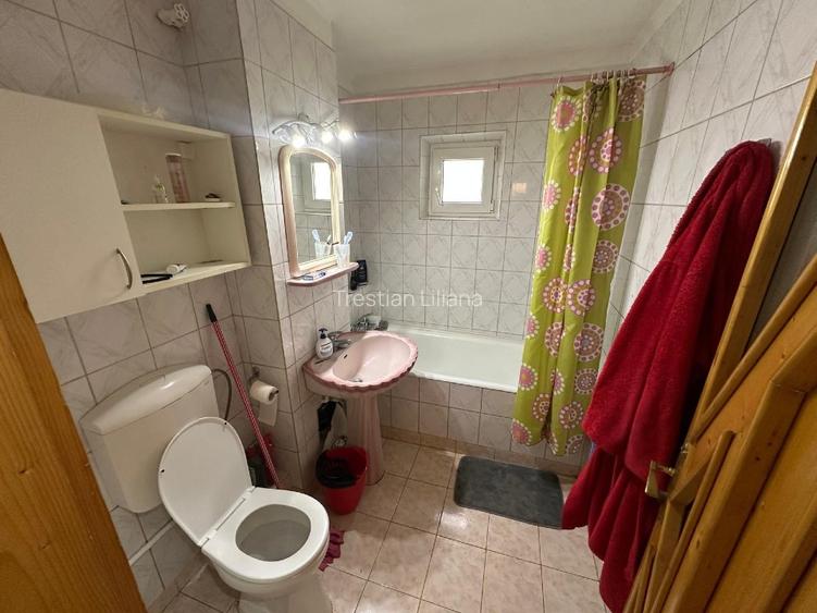 Vand apartament 3 camere etaj 1 zona 300 pe mal Arad - 4