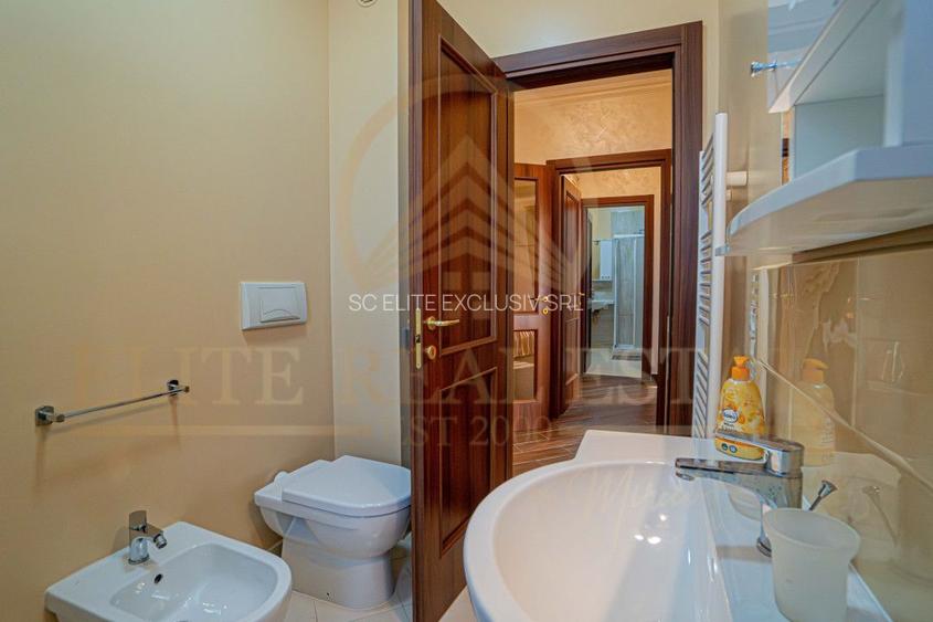 Stațiunea Mamaia - 3 camere, vedere panoramică la lac &acirc; Vila Ovidiu - 25