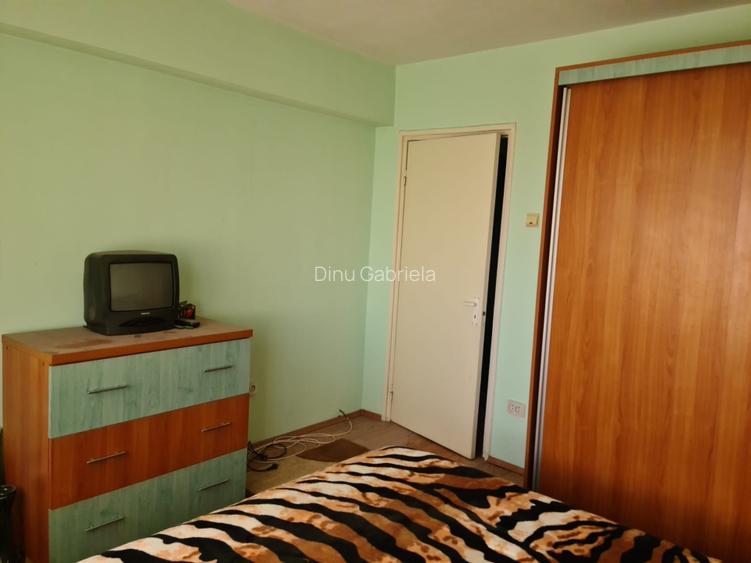 Vând apartament două camere  - 7