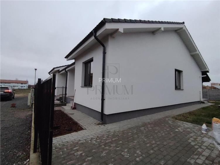 Duplex pe parter finalizat - gata de mutat - zona foarte buna -asfalt- 2 dormito - 3