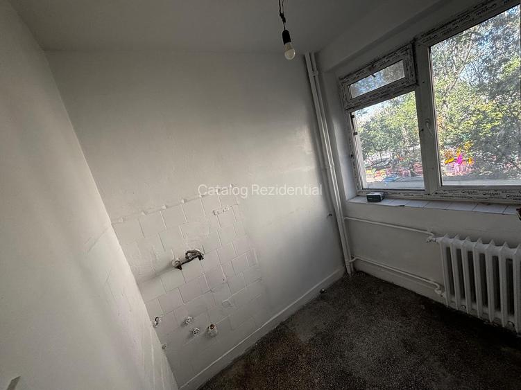 Garsoniera de vanzare in zona Costin Georgian-metrou - 4