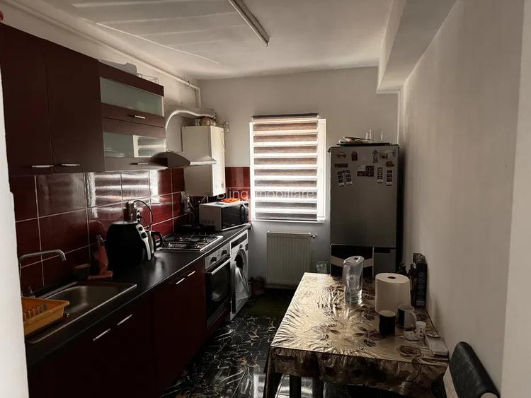 Apartament cu 2 camere, decomandat, 48 mp, parcare, zona Florilor - 3