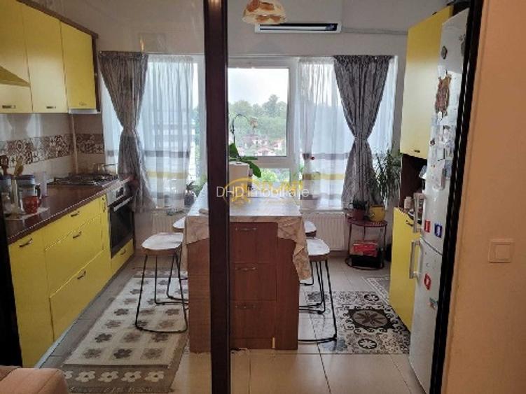 Apartament cu trei camere, zona Păcurari - 2