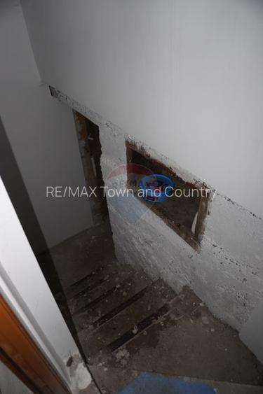 Casă cu 5 camere de vânzare, str. Dragoș Vodă - 16