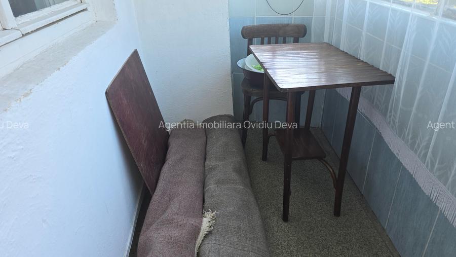 Vand apartament 2 camere semidecomandat in Deva, etaj 1 - 10