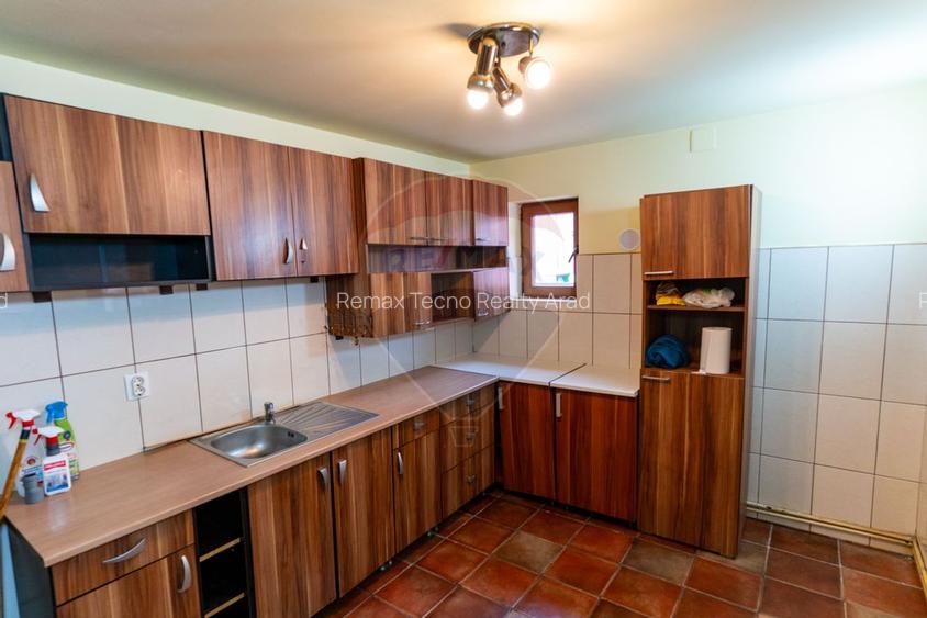 Vila /Pensiune 6 camere in Cristur, jud Hunedoara - 23