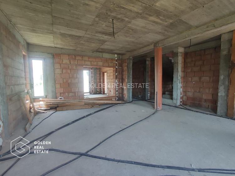 Casa cu teren de 697 mp si 5 dormitoare, Westfield - 2