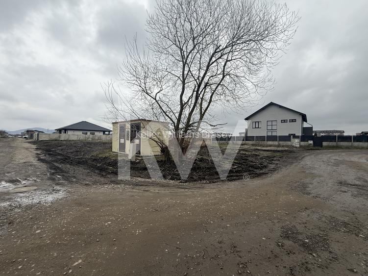 Teren intravilan construibil, utilități complete Str. Cetății - Comision 0 - 10