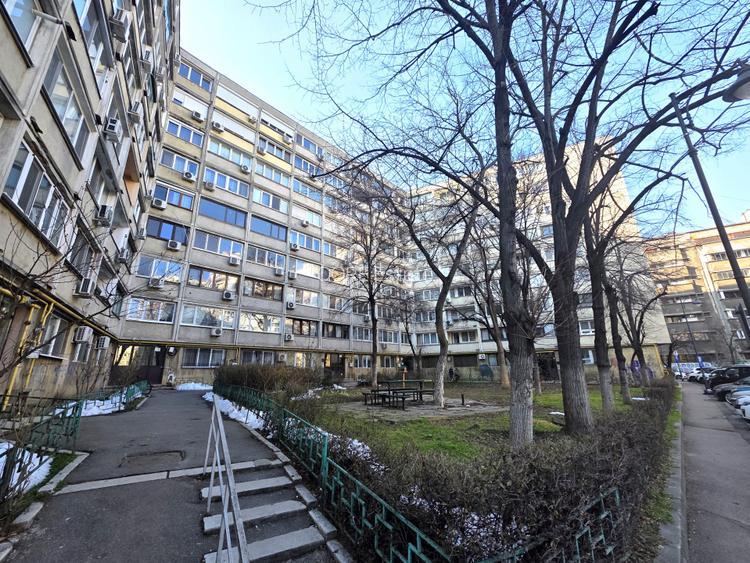 De vanzare 3 camere la Sala Palatului, gata de mutat, fara risc seismic - 30