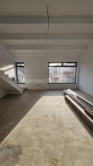 Cumpana- vila P+M,constructie solida, teren 320mp - 2