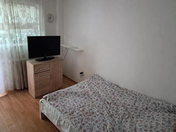 Apartament 4 camere, 89 mp, 2 balcoane, vedere laterală și pe spate, reabilitat
