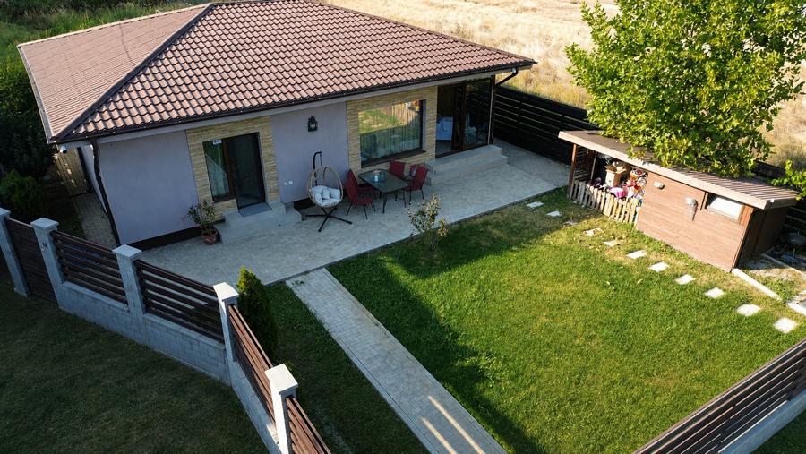 Casa in Darza (Buftea), carport, curte cocheta, utilata si mobilata