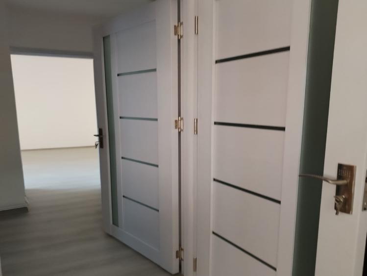 Duplex cu scara interioara si curte - constructie noua