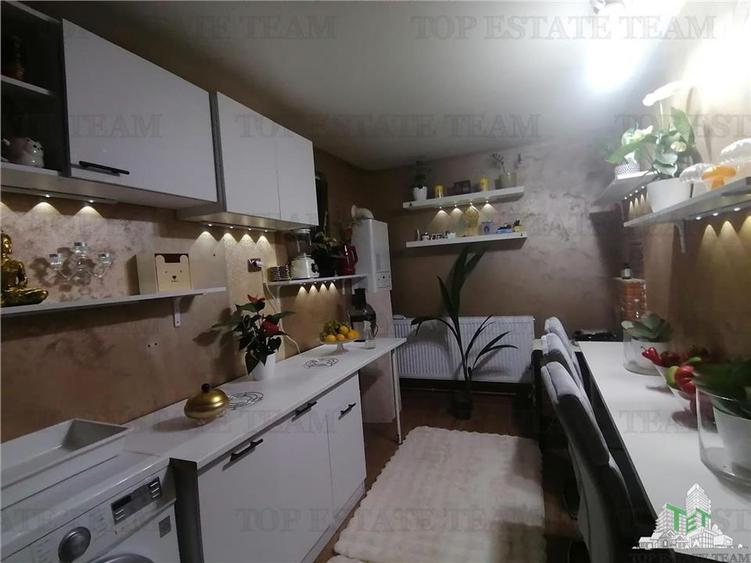 Casa spatioasa cu 2 corpuri, teren 1600 mp si acces rapid la A3/A7, adiacent Sna