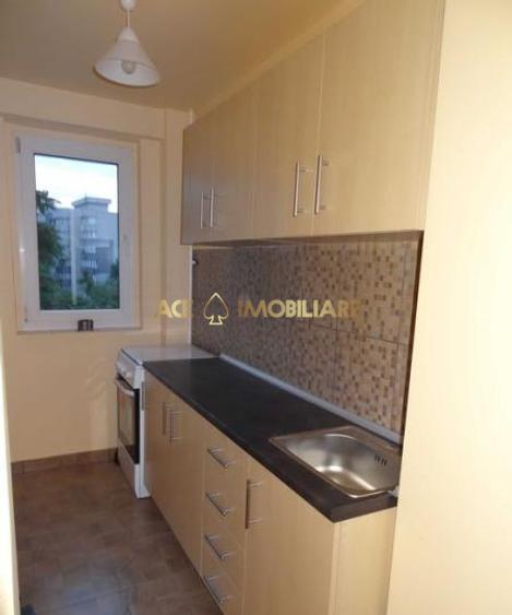 2 Camere de inchiriat | P-ta Victoriei | Metrou | Parcare | Mobilat