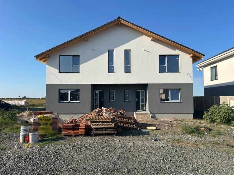 Dezvoltator, Duplex cu 3 dormitoare, asfalt inclus în preț